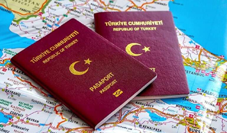 Tatilcilere ve Umre yolcularına büyük müjde: Suudi Arabistan’a vize kalkıyor