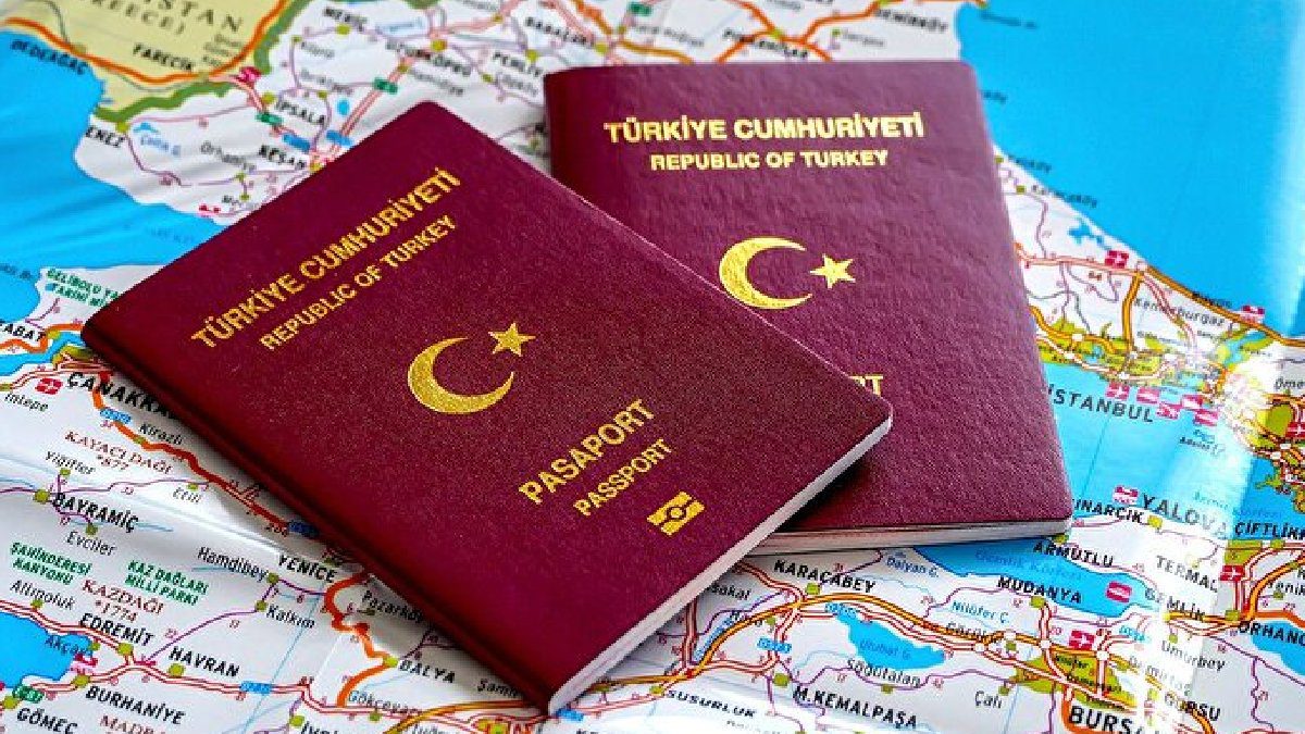 Tatilcilere ve Umre yolcularına büyük müjde: Suudi Arabistan’a vize kalkıyor