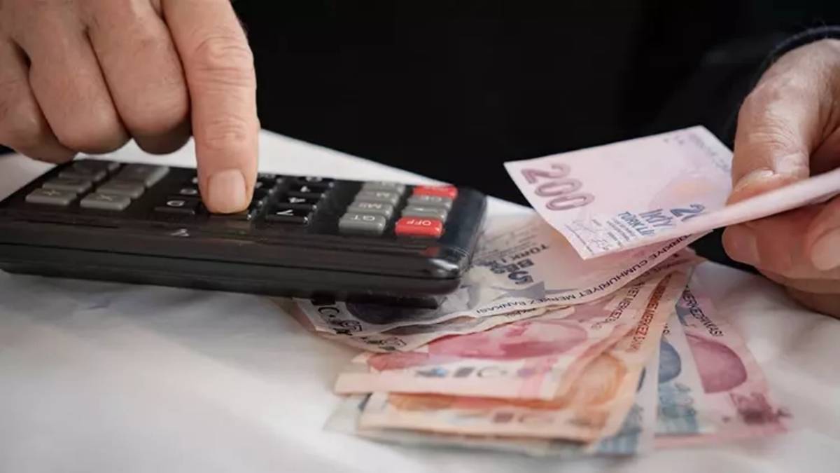 DİSK-AR paylaştı: Asgari ücret Nisan’da 4 bin 110 TL eridi