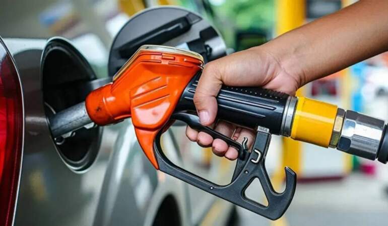 Sürücülere gece yarısı sürprizi: Pompada çifte tabela değişiyor! Benzine zam, LPG’ye indirim (İşte il il yeni fiyatlar)