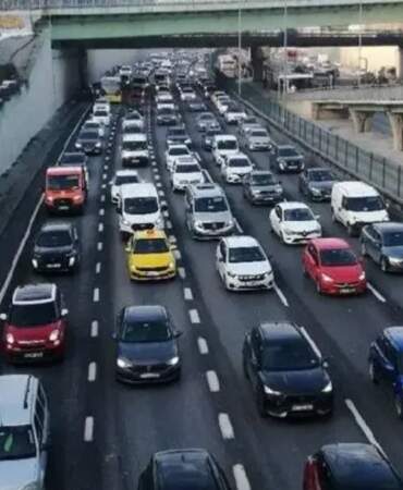 1 Mayıs kapalı yollar ve  duraklar listesi: İstanbul, Ankara ve İzmir’de otobüsler çalışıyor mu?