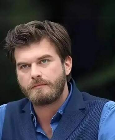 Bir gören bir daha baktı! Kıvanç Tatlıtuğ’dan yeni tarz