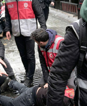 Taksim’e yürümek isteyenlere polis müdahalesi