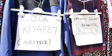 Yoksulluk, vatandaşı vurdu: Ekmekten sonra “askıda kıyafet ve ayakkabı” dönemi