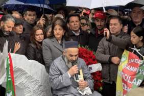 Sırrı Süreyya Önder vefatının birinci yılında mezarı başında anıldı