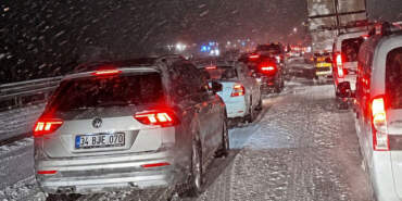 Meteoroloji’nin uyarıları gerçek oldu: Afyonkarahisar’da Mayıs ayında kar esareti yolları kapattı