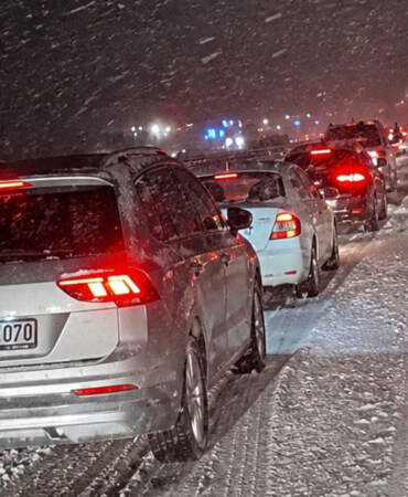 Meteoroloji’nin uyarıları gerçek oldu: Afyonkarahisar’da Mayıs ayında kar esareti yolları kapattı
