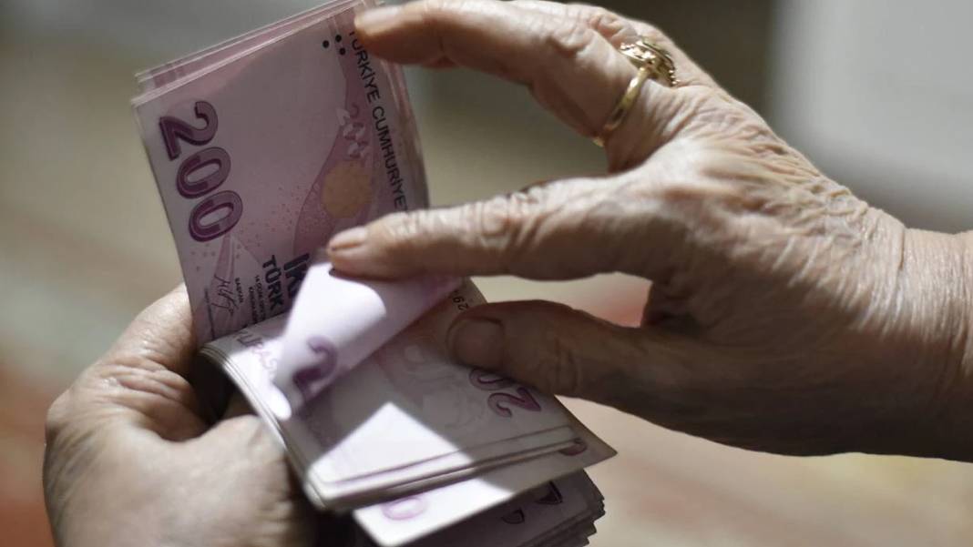 Emekli zammında ilk hesap netleşti: İşçi ve Bağ-Kur emeklileri için 4 aylık oran belli oldu