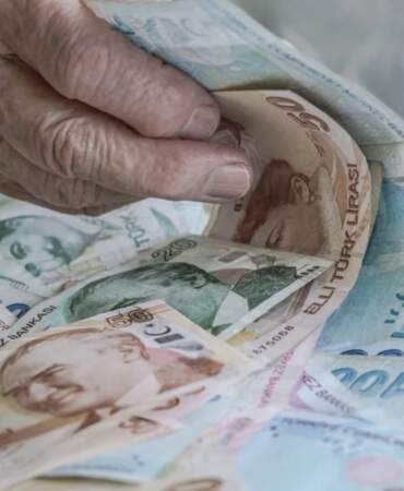 Mayıs ayı yaşlı ve engelli aylıkları hesaplara yatırılıyor