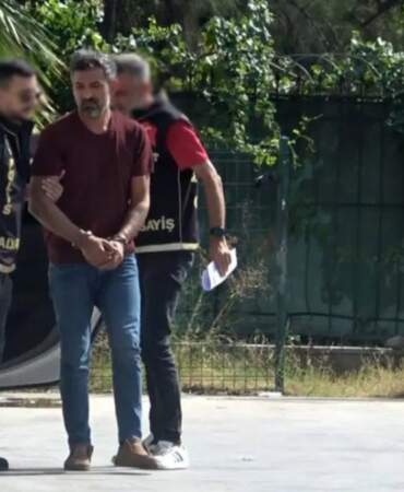Boşandığı kadını eşarp ve yastıkla boğarak katletti: ‘Yastıkla yüzünü kapattım, öldüğünü anladım’