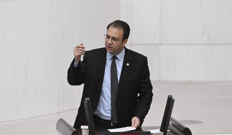 CHP’li Alp’ten Hakkâri’deki heyelan için araştırma çağrısı: 30 milyon euroluk yatırımın akıbeti açıklansın