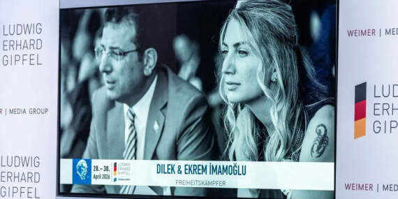 İmamoğlu çiftine ‘Özgürlük Savaşçısı’ ödülü