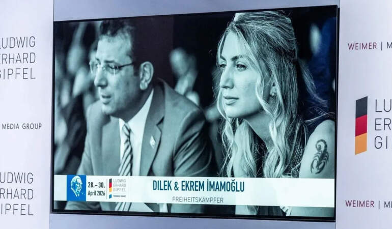 İmamoğlu çiftine ‘Özgürlük Savaşçısı’ ödülü
