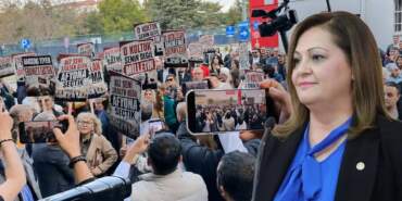 CHP’lilerden Afyonkarahisar Belediyesi önünde ‘ihanet’ protestosu: “Ya rozet ya kelepçe demokrasiye sığmaz”