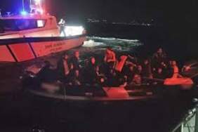 Foça açıklarında göçmen botu faciası: 43 kişi kurtarıldı, 1 çocuk öldü
