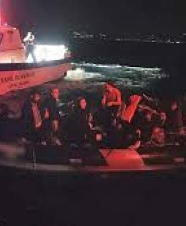 Foça açıklarında göçmen botu faciası: 43 kişi kurtarıldı, 1 çocuk öldü