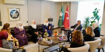 Davutoğlu, Barış Anneleri İnisiyatifi üyeleri ile bir araya geldi