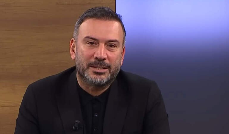Ertem Şener’den yürek dağlayan itiraf: “Keşke annem sağ olsaydı da ben kanser olsaydım”