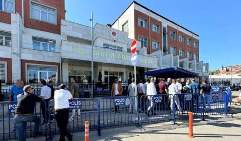 13 yaşındaki çocuğa ‘cinsel istismar’ soruşturması:  33 kişi tutuklandı