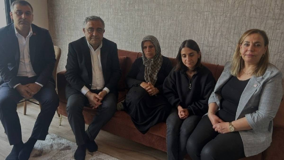 CHP’den, Gülistan Doku ve Rojin Kabaiş’in annelerini ziyaret: Adalet talebi hepimizin ortak talebidir