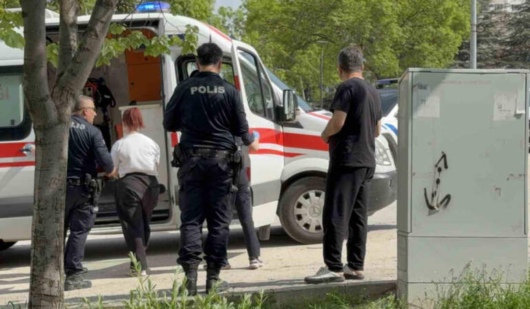 Eskişehir’de bıçaklı ‘erkek arkadaş’ kavgası: 3 kız çocuğu yaralandı
