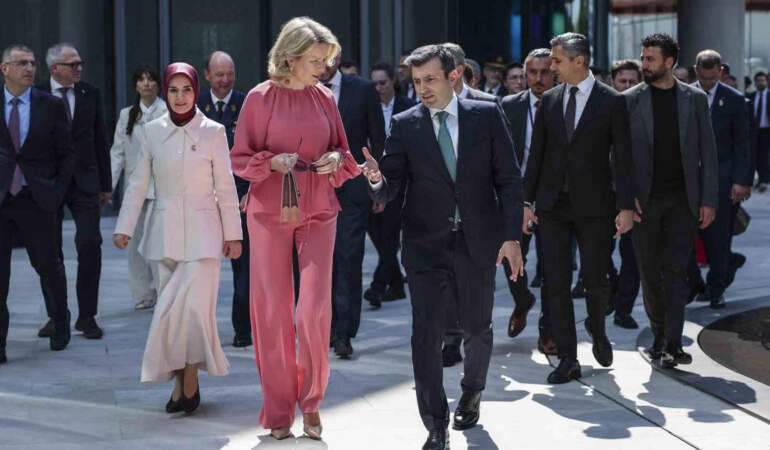 Belçika Kraliçesi Mathilde’den Baykar’a ziyaret: SİHA’ları yerinde inceledi