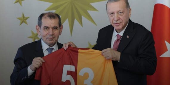 Cumhurbaşkanı Erdoğan’dan Galatasaray’a tebrik telefonu