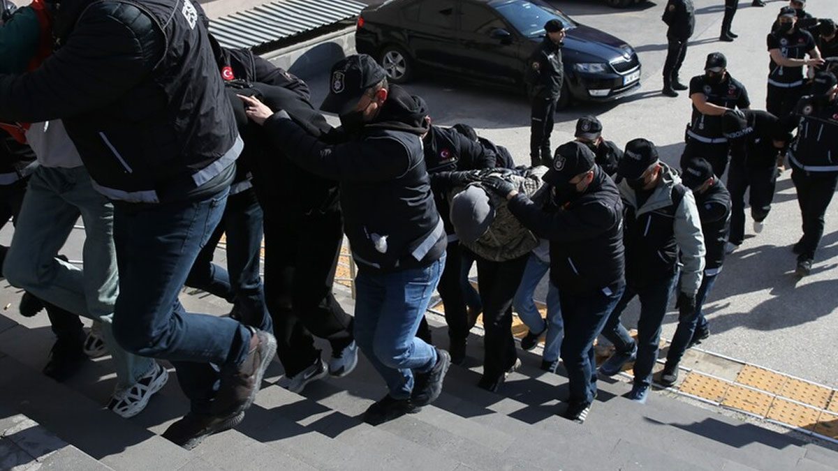Eskişehir merkezli 33 ilde yasa dışı bahis operasyonu: 135 kişi hakkında gözaltı kararı
