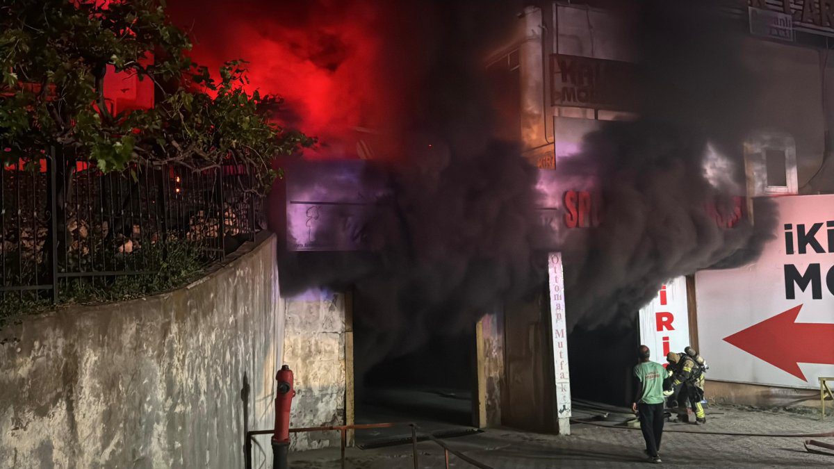 Başakşehir’de parfüm imalatı tesisinde yangın: Alevler 8 saat sonra kontrol altına alındı