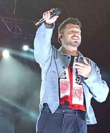 Petrolspor’un şampiyonluk kutlamalarında ünlü rüzgarı esiyor! Murat Boz konseri kutlamalara damga vurdu
