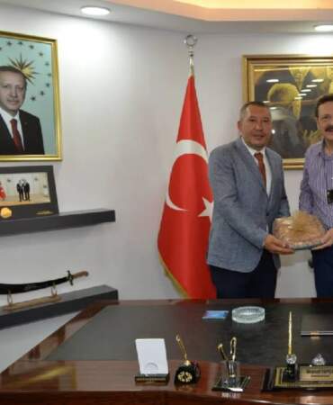 AK Parti döneminin borçlarını açıklamıştı: Dinar Belediye Başkanı da AK Parti’ye geçiyor