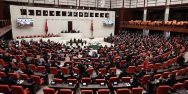 TBMM’nin dev yapay zekâ raporu masaya yatırıldı: “Fırsatlar büyük ancak beyin göçü ve çip bağımlılığı en büyük risk”