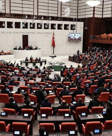TBMM’nin dev yapay zekâ raporu masaya yatırıldı: “Fırsatlar büyük ancak beyin göçü ve çip bağımlılığı en büyük risk”