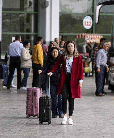 Ekonomik kriz bayram planlarını vurdu: Memlekete nasıl gideyim?