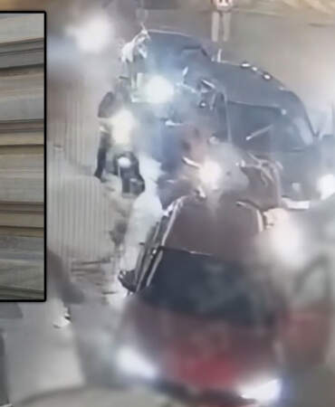 Yolun karşısına geçmeye çalışan iş insanına otomobil çarptı: O anlar kamerada