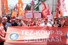 İtalyan Lisesi öğretmenlerinin grevi 100’üncü gününde: Başkonsolosluk önünde toplu sözleşme çağrısı