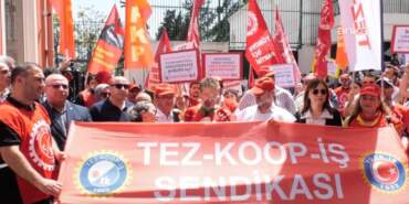 İtalyan Lisesi öğretmenlerinin grevi 100’üncü gününde: Başkonsolosluk önünde toplu sözleşme çağrısı