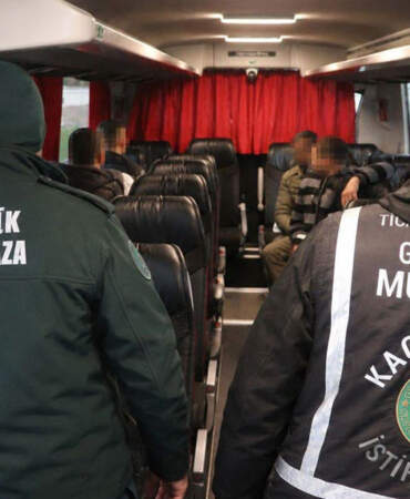 Avrupa’ya gitmek istediler, kendilerini İpsala’da buldular: Yanlış otobüse binen 4 göçmen yakalandı