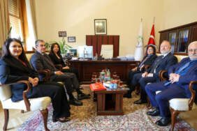 CHP’den DEM Parti’ye ziyaret: Sandıktan kaçarak kimse bir yere varamaz