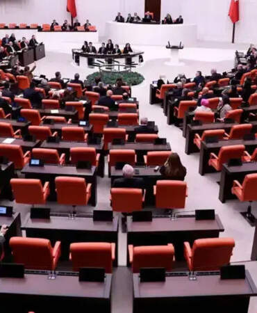 TBMM’de ‘süreç’ oturumu yeter sayı yokluğu nedeniyle kapandı