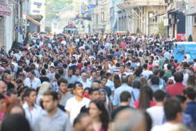 TÜİK nüfusta alarm veren tabloyu açıkladı: Ev genci sayısında rekor artış