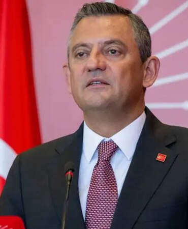Özgür Özel hakkındaki “Senin kocan erkek değil” iddiası iftira çıktı: Belediye başkanının eşi özür diledi
