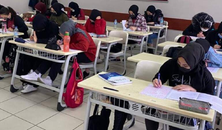İstanbul Valiliği’nden Pendik’teki kitap listesi iddiasına açıklama: Okul müdürü açığa alındı