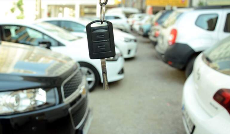 İkinci el otomobilde ‘reel’ düşüş sürüyor: Fiyatlar enflasyonun gerisinde kaldı