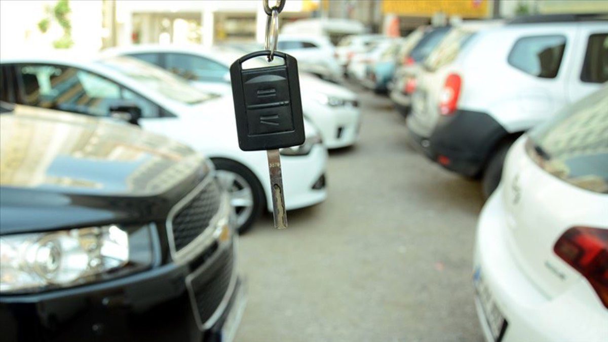 İkinci el otomobilde ‘reel’ düşüş sürüyor: Fiyatlar enflasyonun gerisinde kaldı