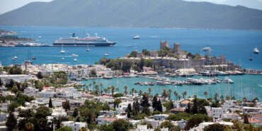 Turizm sezonu başladı, Bodrum’da inşaatlar durduruldu
