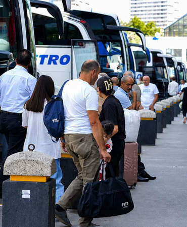 Şehirler arası otobüslerde bayram yoğunluğu başladı: Ek seferler satışta