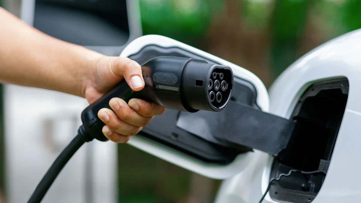 Evlere kurulan elektrikli araç şarj istasyonlarında mevzuat uyarısı: 840 Bin TL ‘kaçak’ cezası kesildi