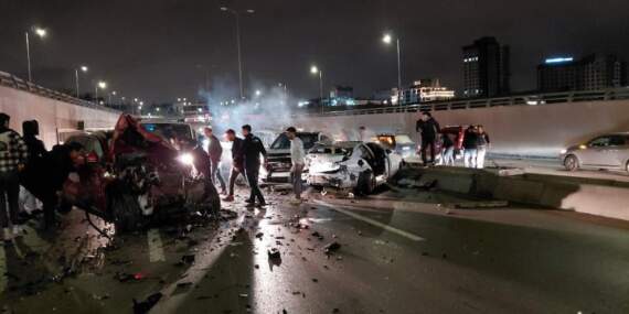 Ankara’da 4 aracın karıştığı zincirleme kazada 8 kişi yaralandı