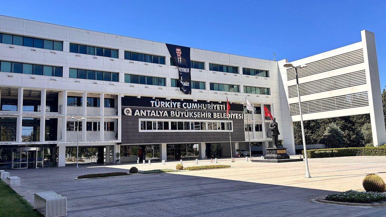 Antalya Büyükşehir Belediyesi’ne Operasyonda 14 Tutuklama